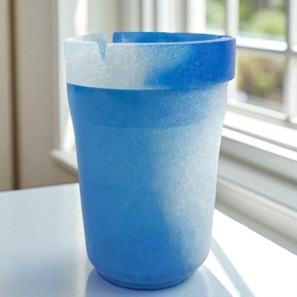 Resin Ashtray with Lid Gradient Blue Sparkle Car Ashtray